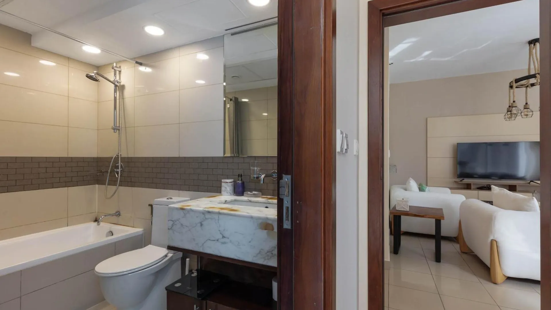 Beautiful Marina Views 1 Bed Apartment Dubai