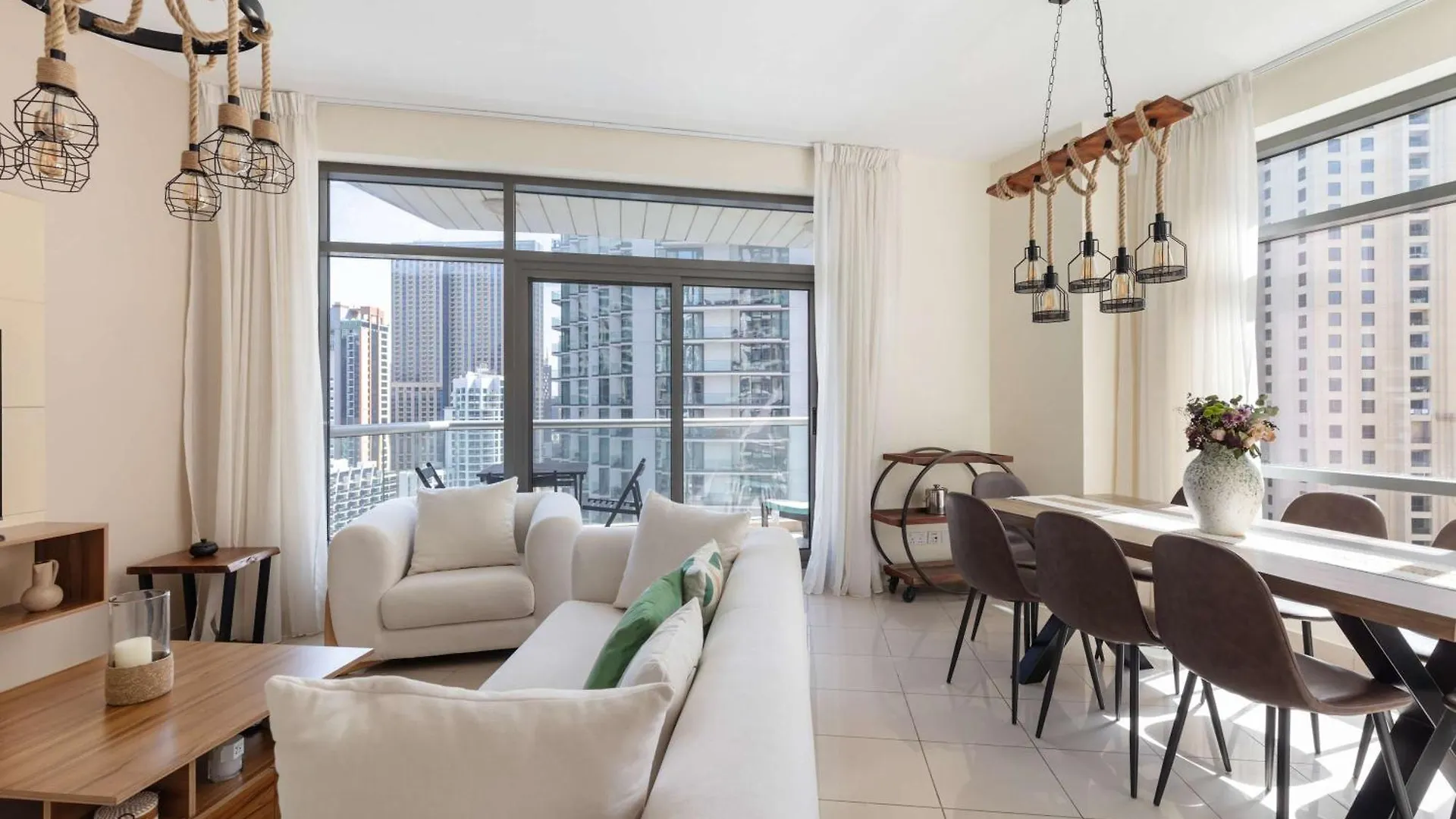 Beautiful Marina Views 1 Bed Apartment Dubai