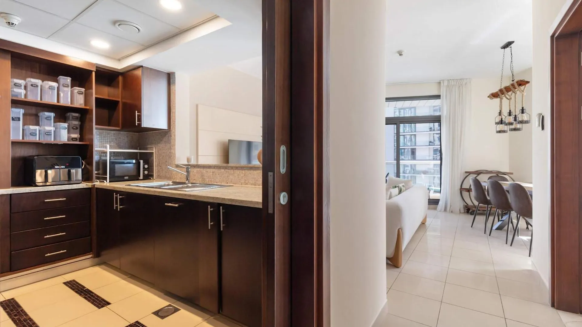 Beautiful Marina Views 1 Bed Apartment Dubai