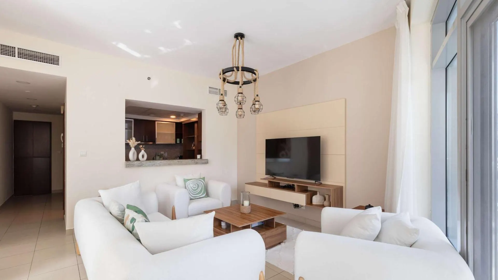 Beautiful Marina Views 1 Bed Apartment Dubai