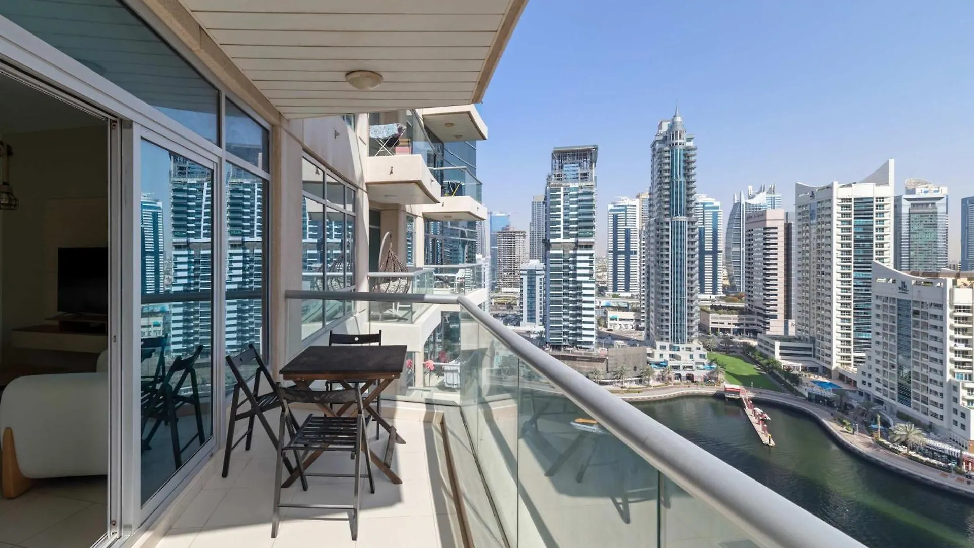 Beautiful Marina Views 1 Bed Apartment Dubai