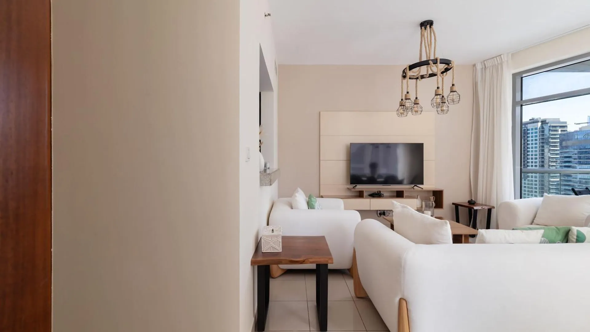 Beautiful Marina Views 1 Bed Apartment Dubai